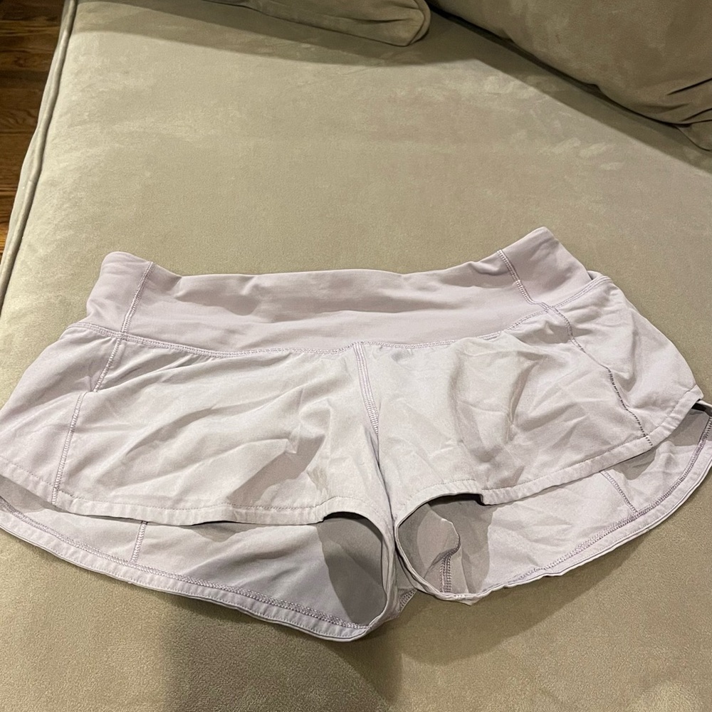 Lulu lemon Women's Shorts
Gently used great condition
Color light lavander